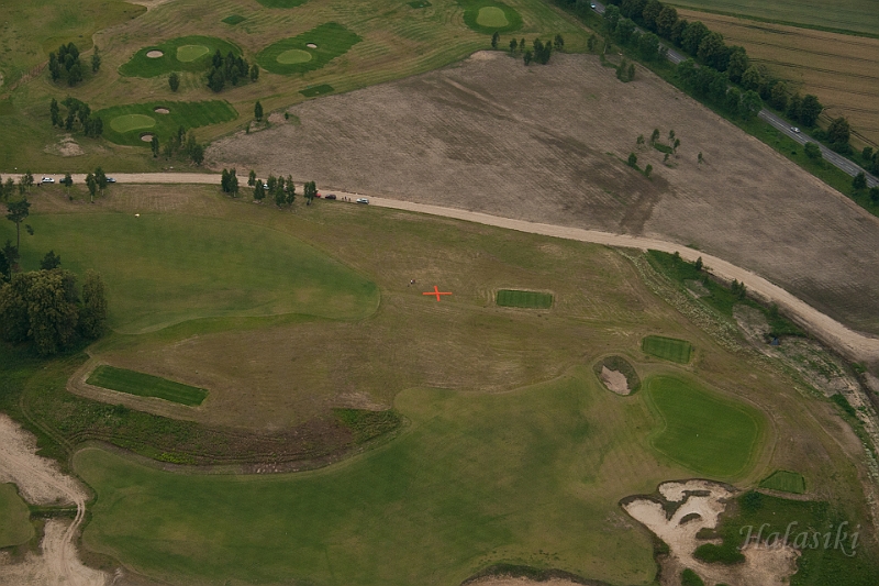 Paslek_2011_005.jpg - Krzyż rozłożony na polach golfowych.. nasz cel.