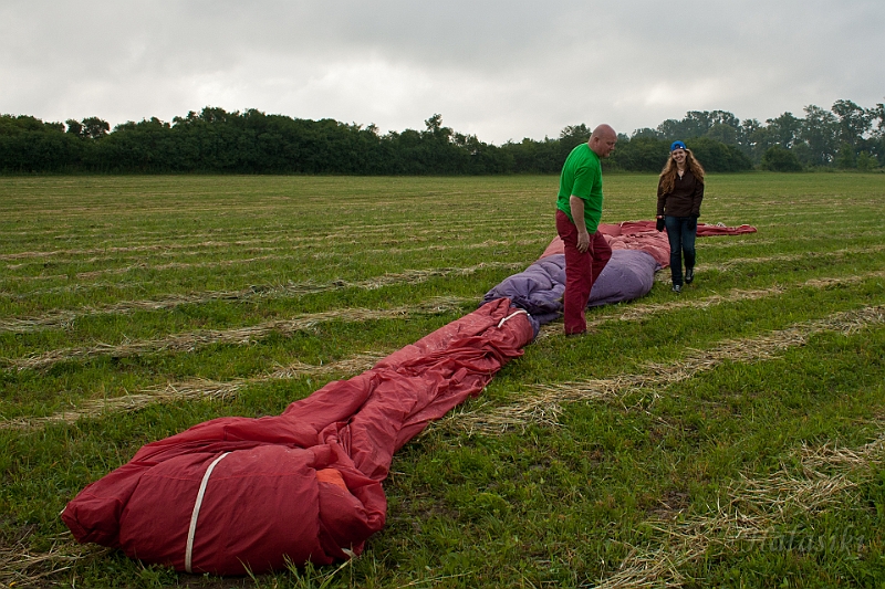 Paslek_2011_043.jpg - Skoszona łąka, świetna do lądowania naszym zdaniem...