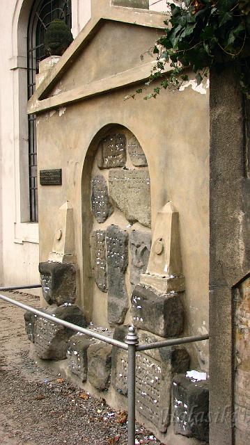 IMG_2016.JPG - Praga - Josefov -fragmenty gotyckich nagrobków